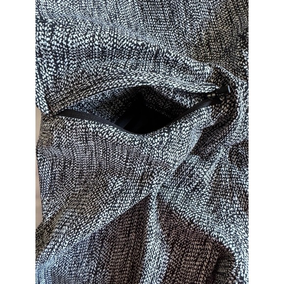 Athleta Pixy Drifter Tight Women's Size Medium Zip Pocket, Ankle Legging Blk/Whi - Picture 6 of 11